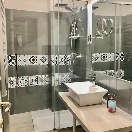 Cris - Close To Vatican - Centre&stadiumarea Rom